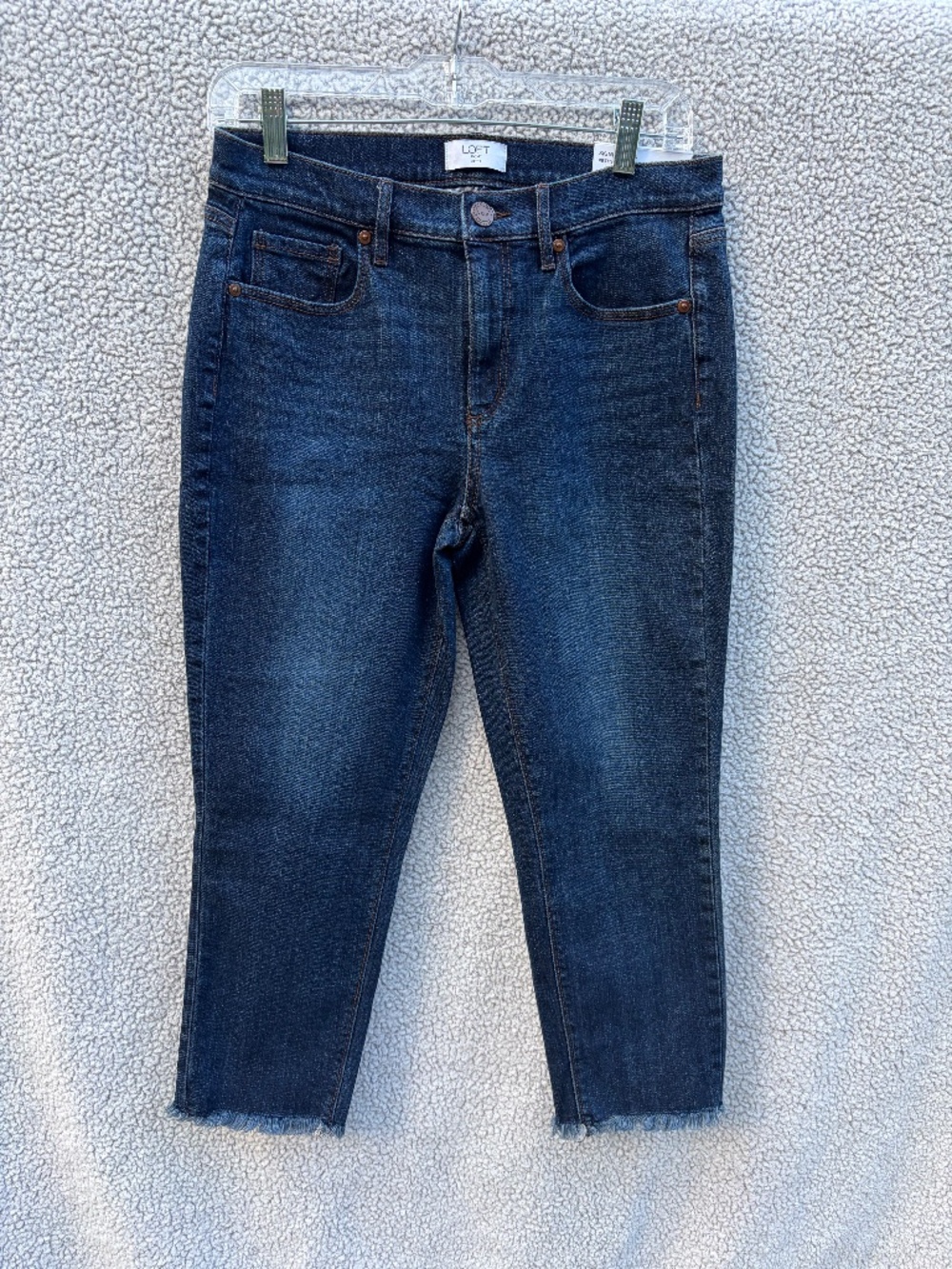 LOFT Petite Skinny Crop Mid Rise Jeans with Raw Hem, Blue color - Size 6P (NWT)
